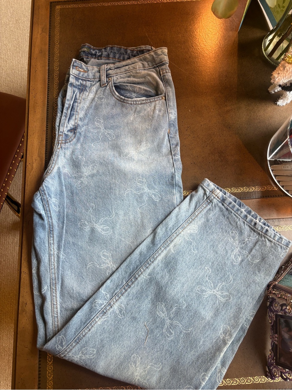 Women’s Light Wash Blue Jeans with bow pattern - Classic Straight Fit